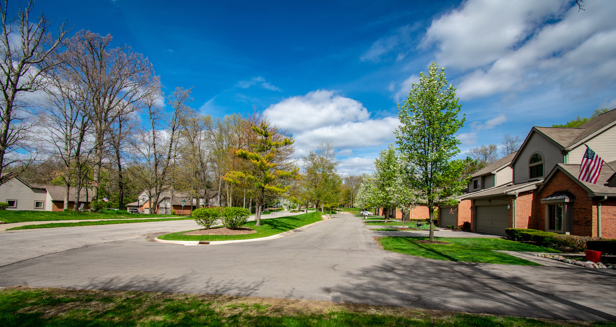 Woodridge Hills Brighton Michigan condo neighborhood