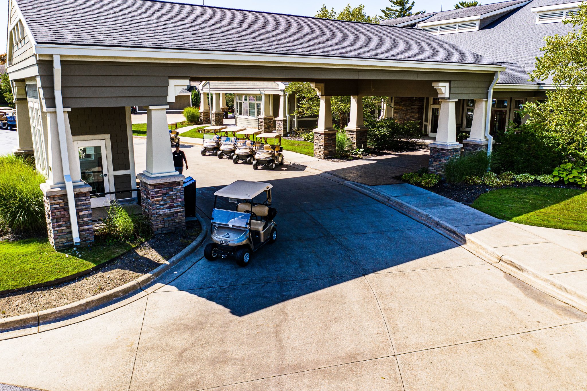 Entrance to Oak Pointe Country Club